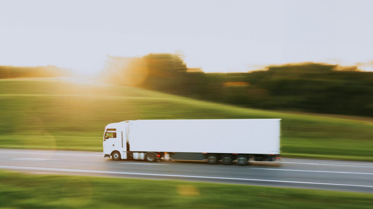 Géolocalisation des camions : un levier de compétitivité pour les transporteurs sous pression